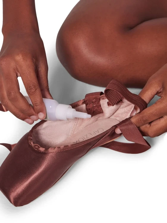capezio_shoe_glue_clear_bh1710_3.webp