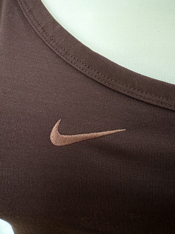 Top sportowy Nike Womens Everyday Cropp